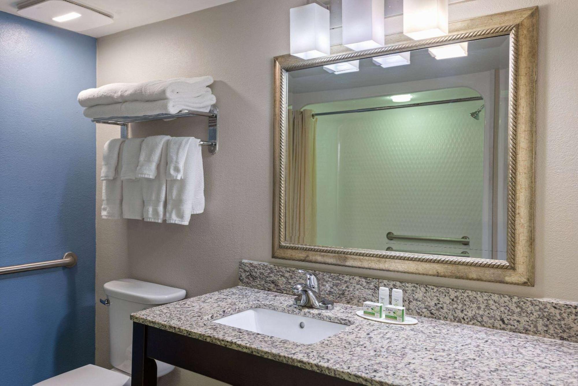 Baymont By Wyndham Newark At University Of Delaware Экстерьер фото